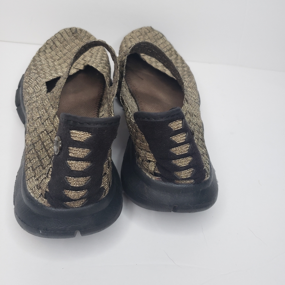 Gold metallic signature comfortable Mary Jane Flat Woven basket look shoes - Picture 5 of 9